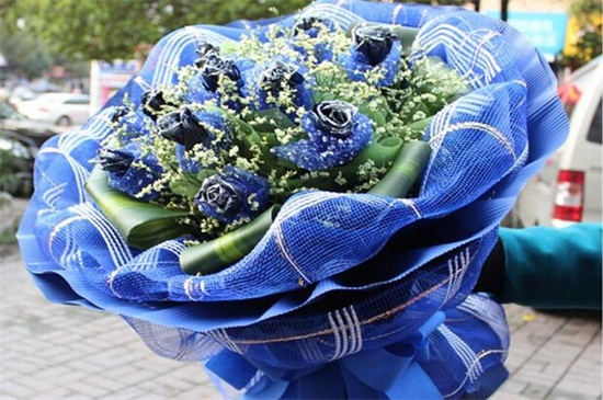 20朵玫瑰代表什么意思,两情相遇/此生不渝的爱情