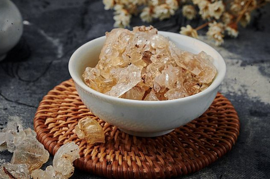 雪燕是什么树的分泌物