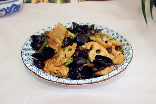 素炒藕片 素炒藕片