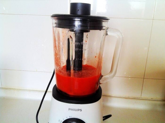 草莓榨汁 草莓榨汁