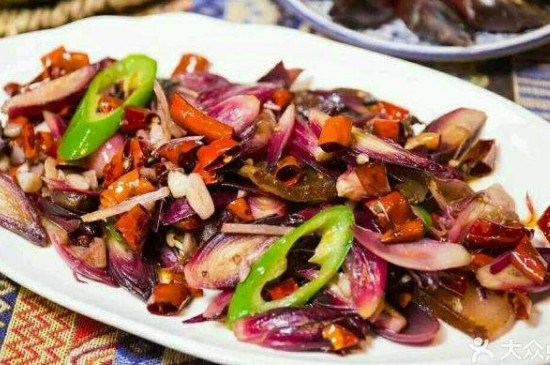 家养的滴水莲叶片发黄要怎么办?都缺少哪些元素,需要怎么养护?