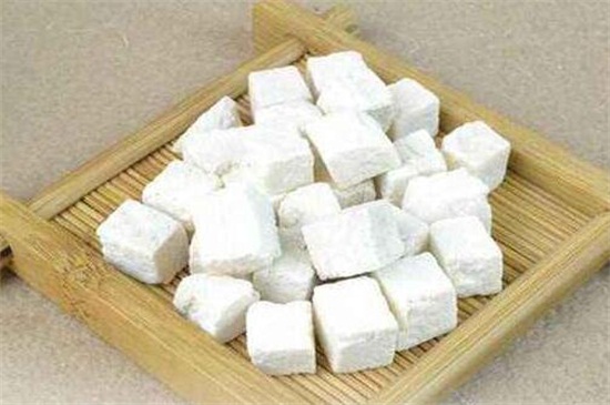 伏芩的功效与作用禁忌，可健脾止泻和增强免疫