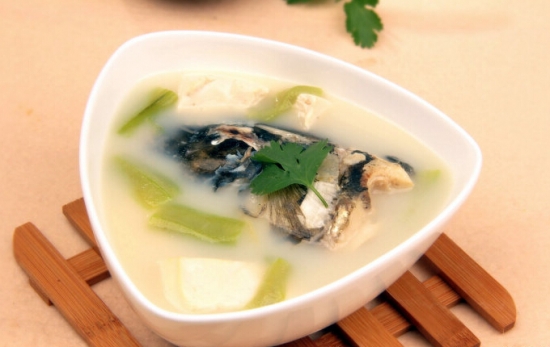 猪苓鲫鱼汤