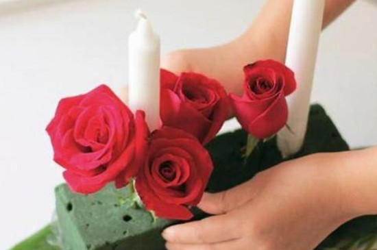 鲜花是插在花泥里还是拿出来