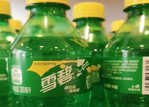 浇水也要讲究,雪碧浇吊兰能否取得好的效果?